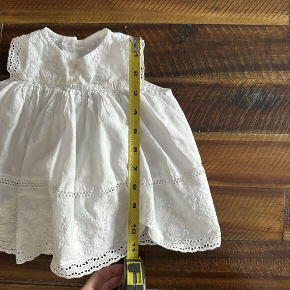Vintage Baby Dress White Floral Embroidery Eyelet Button Back Size 6 Months - Picture 7 of 8